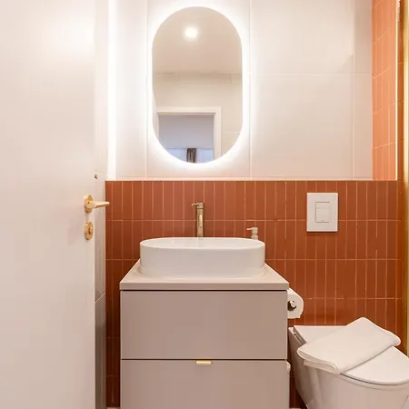 Daire Asboth Boutique Suites, Location By Bqa