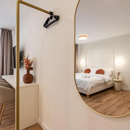 Daire Asboth Boutique Suites, Location By Bqa
