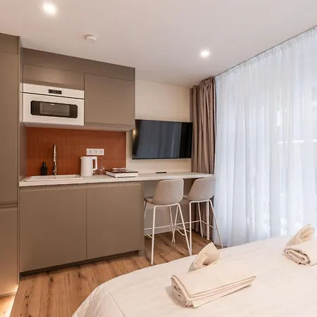 Asboth Boutique Suites, Location By Bqa Daire